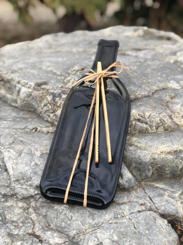 Cheeseboard gift set made from wine bottle